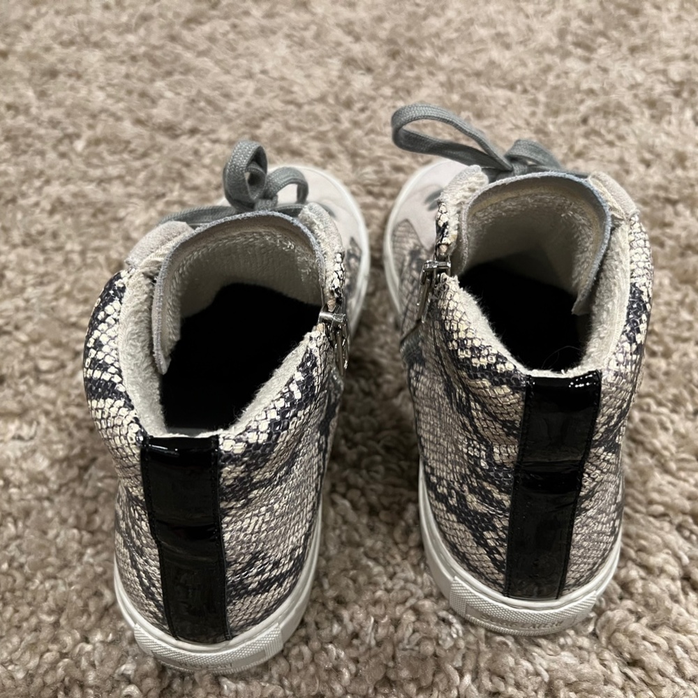 P448 Star High Top Sneaker - Picture 11 of 14